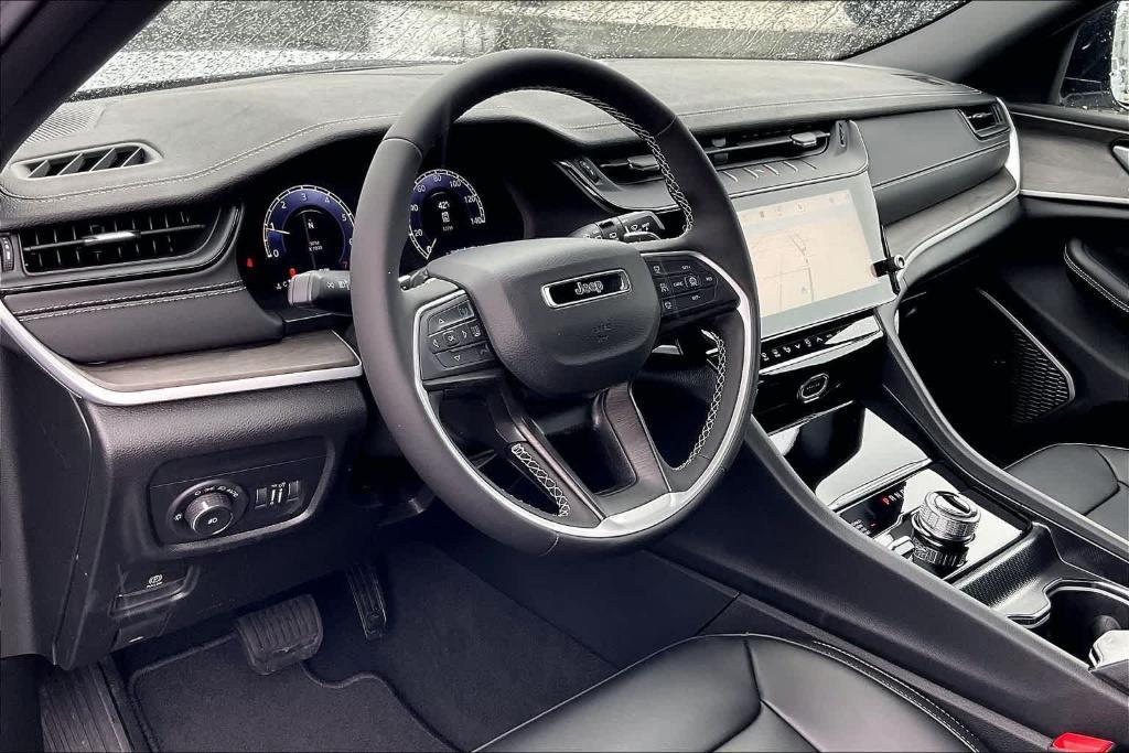 new 2026 Jeep Grand Cherokee car, priced at $44,280