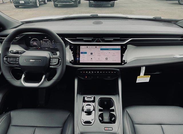 new 2026 Jeep Cherokee car, priced at $41,485