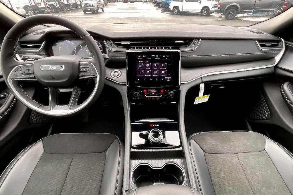 new 2025 Jeep Grand Cherokee car, priced at $42,850