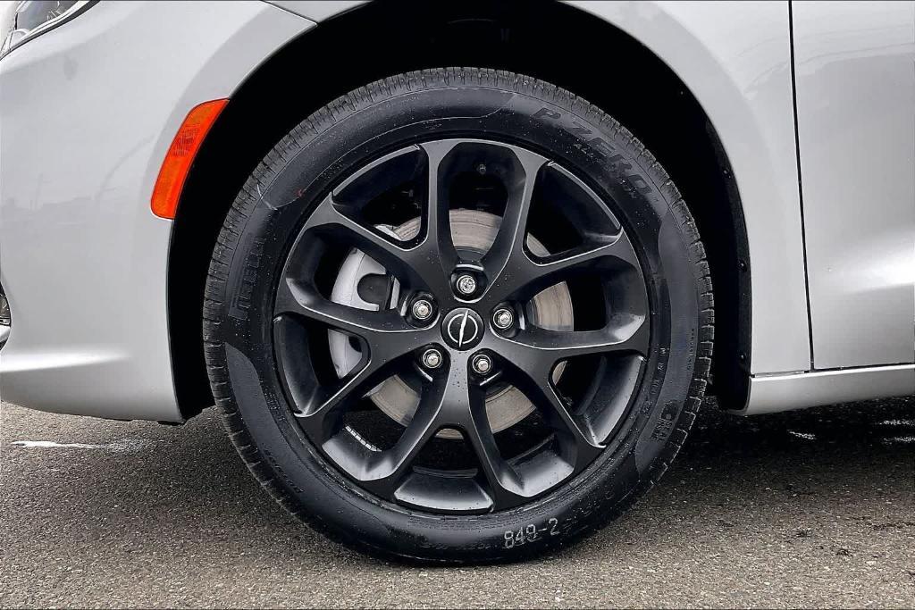 new 2026 Chrysler Pacifica car, priced at $49,435
