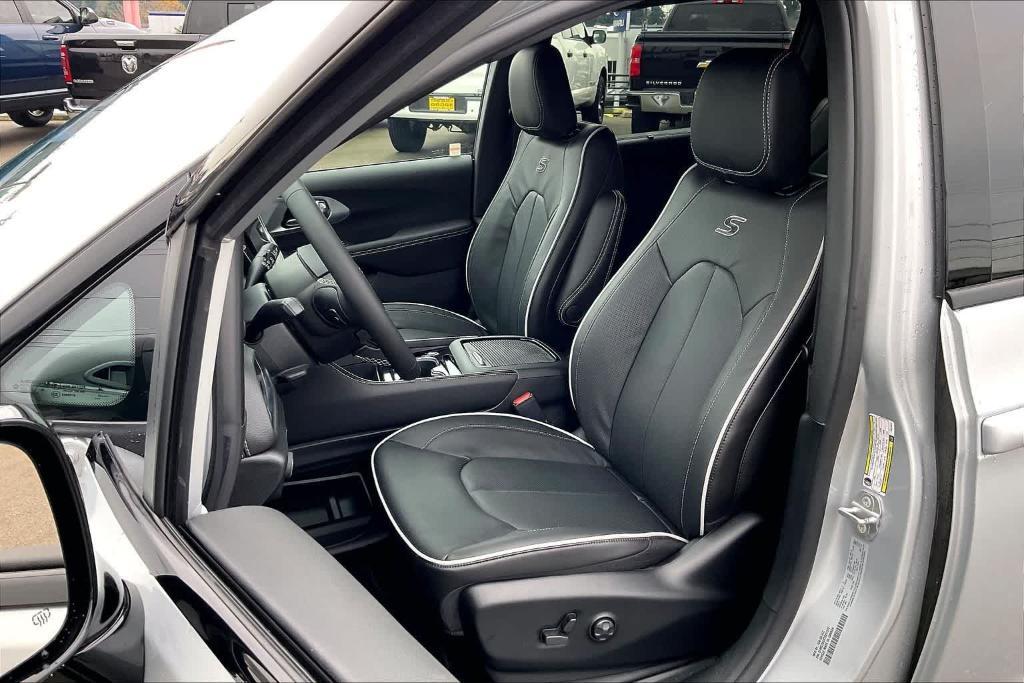 new 2026 Chrysler Pacifica car, priced at $49,435