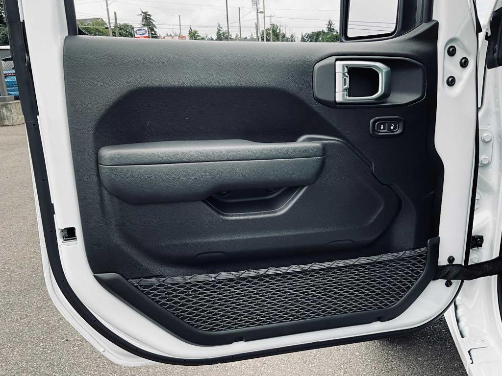 new 2026 Jeep Gladiator car, priced at $39,495