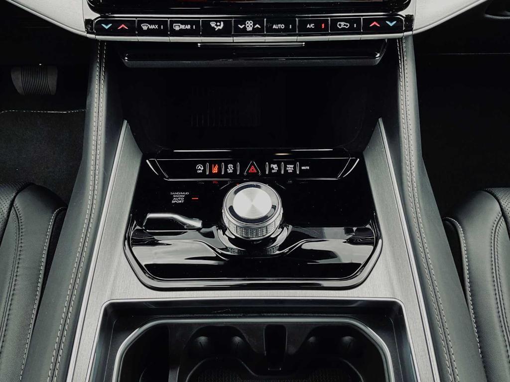 new 2026 Jeep Grand Wagoneer L car, priced at $73,780