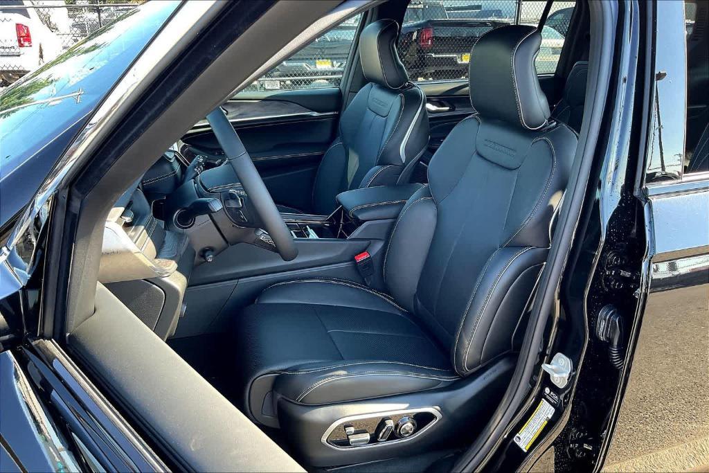 new 2025 Jeep Grand Cherokee L car, priced at $57,565