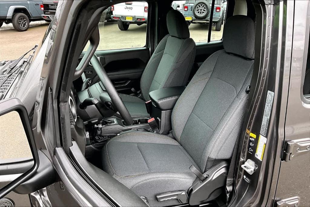 new 2026 Jeep Gladiator car, priced at $42,499