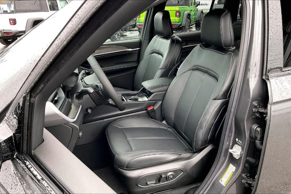 new 2026 Jeep Grand Cherokee car, priced at $48,805