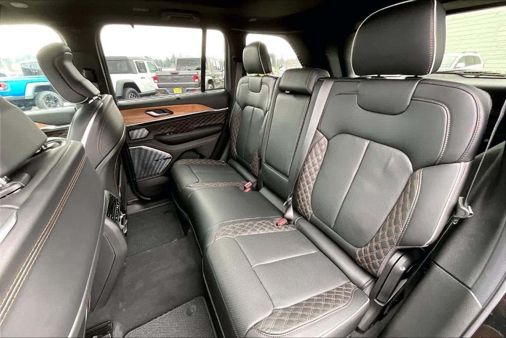 new 2026 Jeep Grand Cherokee car, priced at $62,975