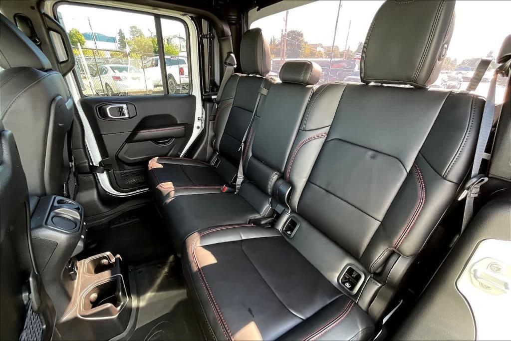 new 2025 Jeep Gladiator car, priced at $47,500