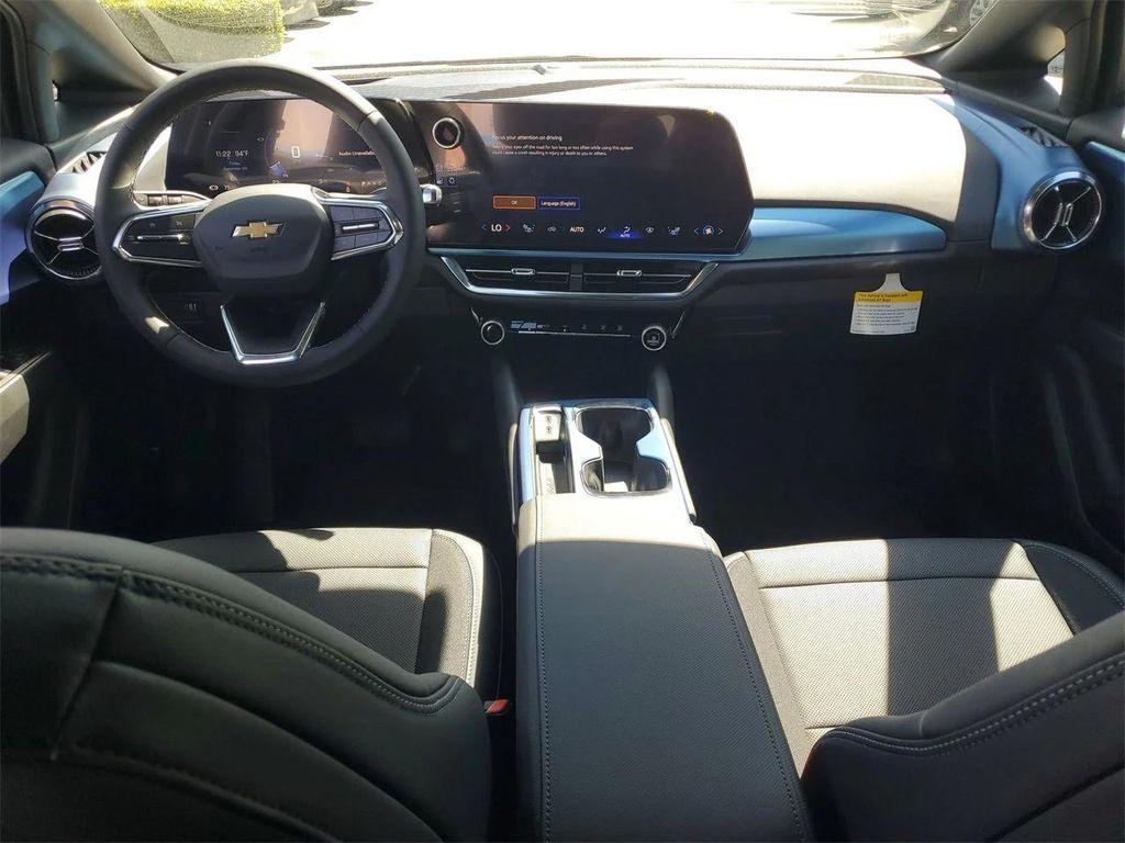 new 2025 Chevrolet Equinox EV car, priced at $33,080