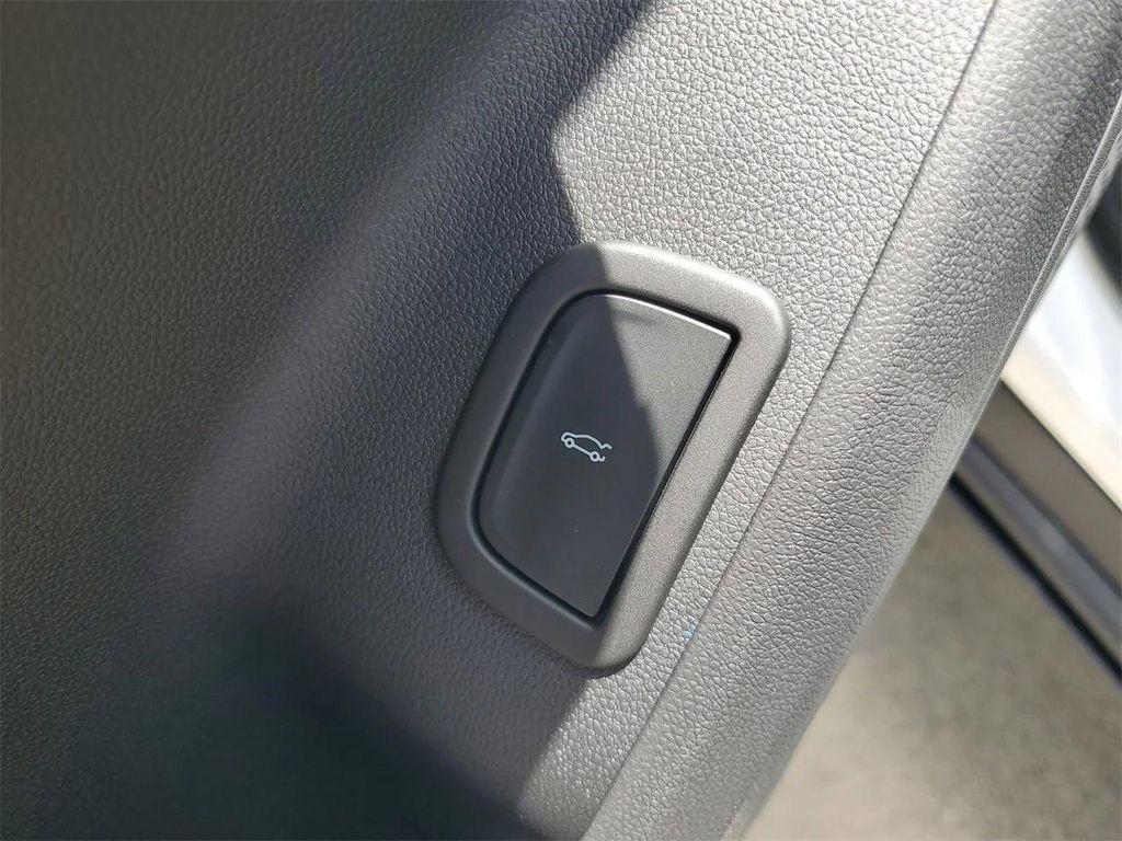 new 2026 Chevrolet Traverse car, priced at $45,970