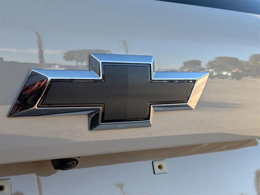 new 2026 Chevrolet Trax car, priced at $25,685