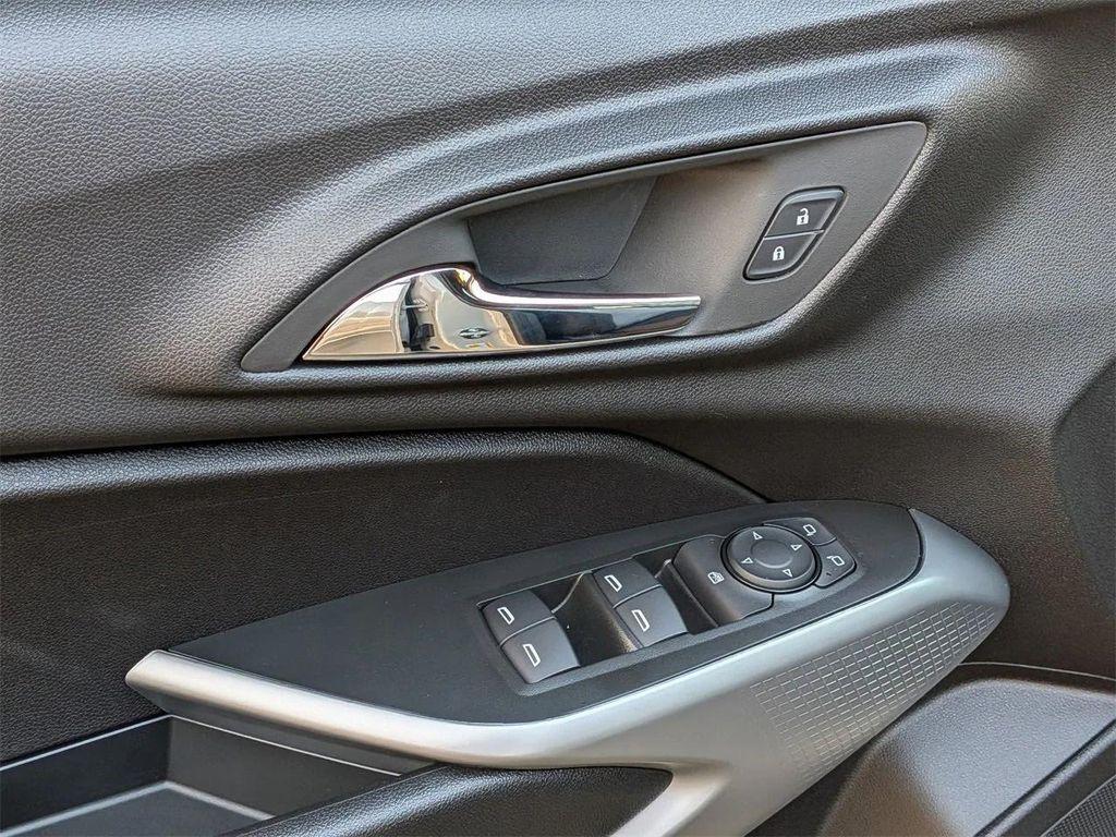 new 2026 Chevrolet Trax car, priced at $25,685