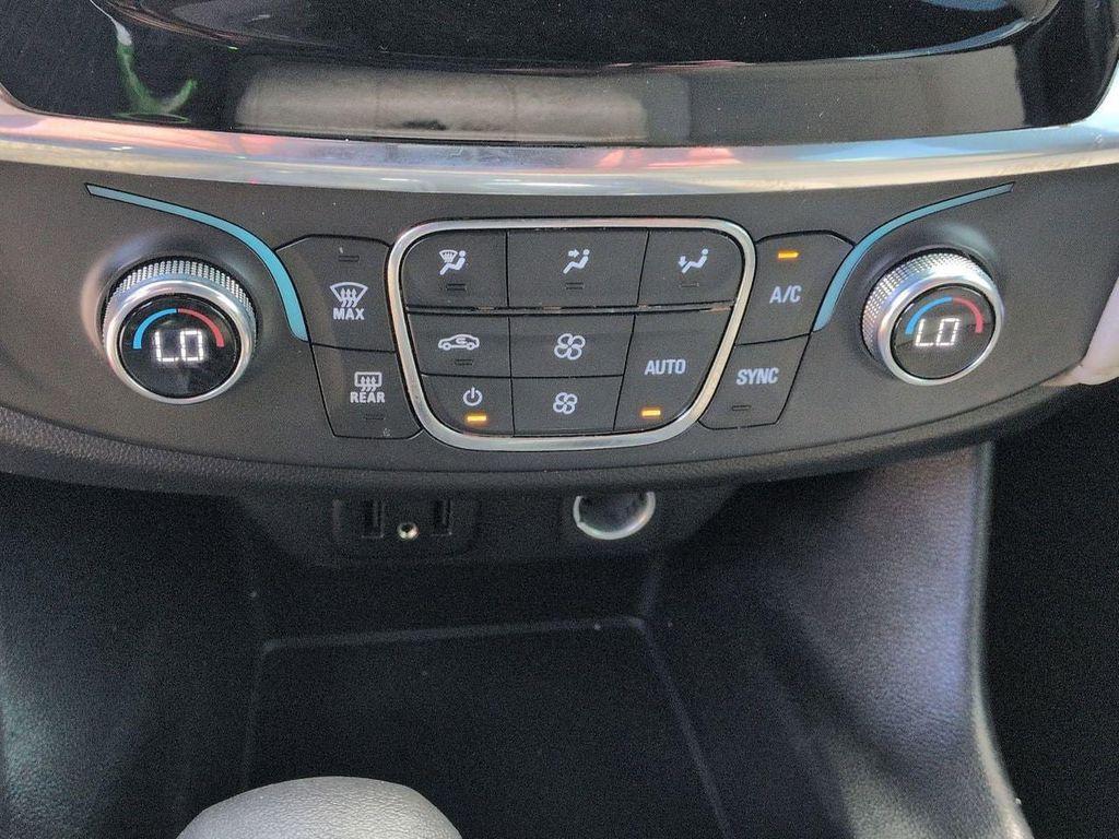 used 2023 Chevrolet Traverse car, priced at $26,999