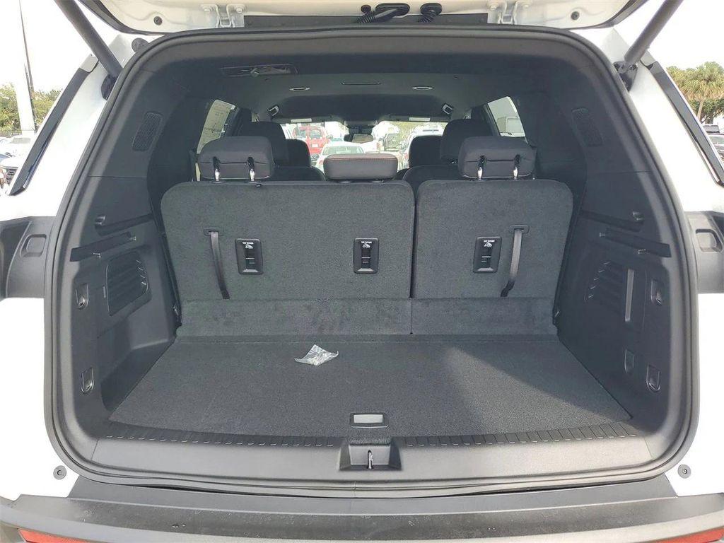 new 2026 Chevrolet Traverse car, priced at $45,540