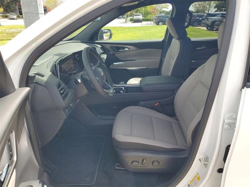 new 2026 Chevrolet Traverse car, priced at $45,540