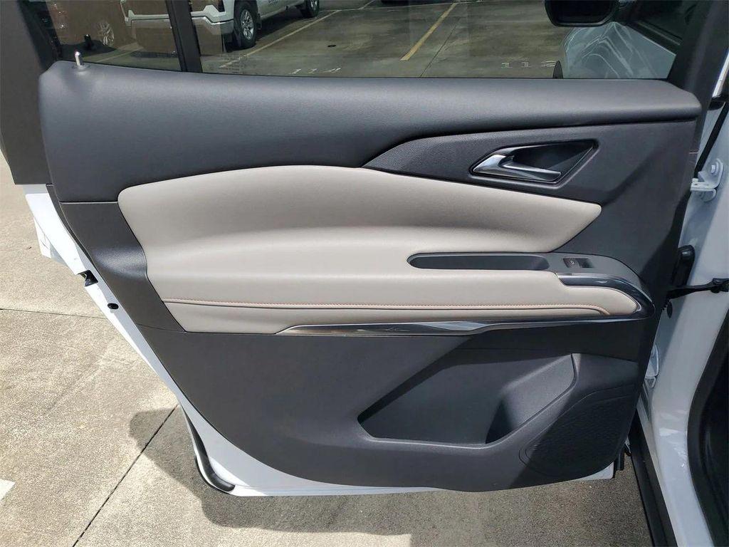 new 2026 Chevrolet Traverse car, priced at $45,540