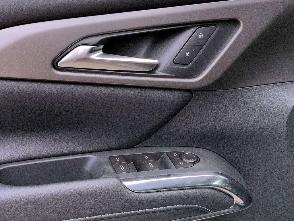 new 2026 Chevrolet Traverse car, priced at $43,305