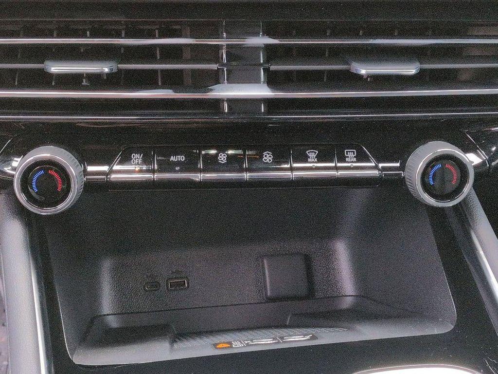 new 2026 Chevrolet Traverse car, priced at $43,305