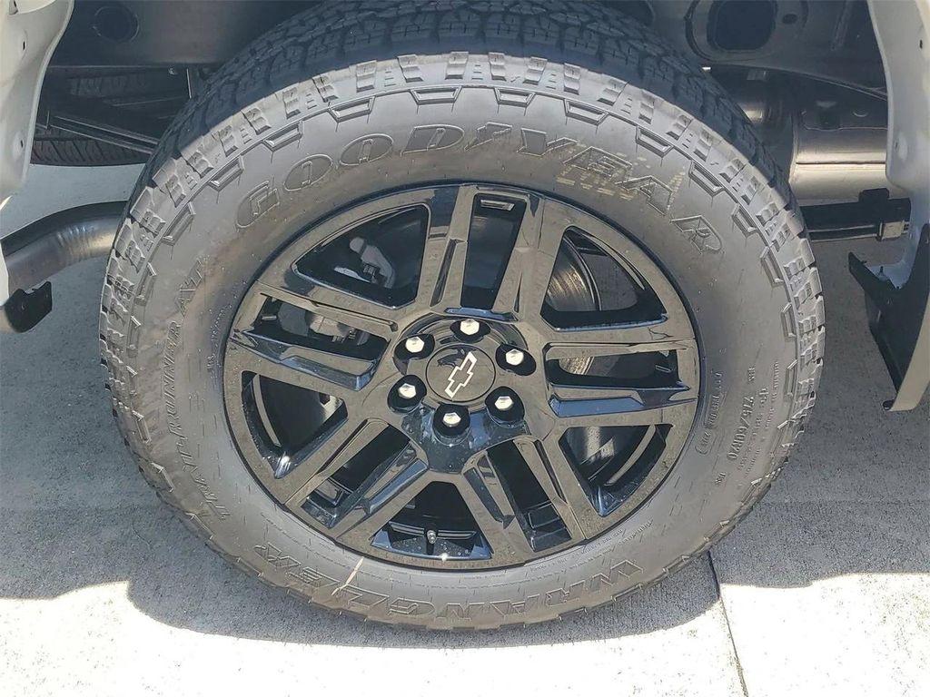 new 2025 Chevrolet Silverado 1500 car, priced at $38,990