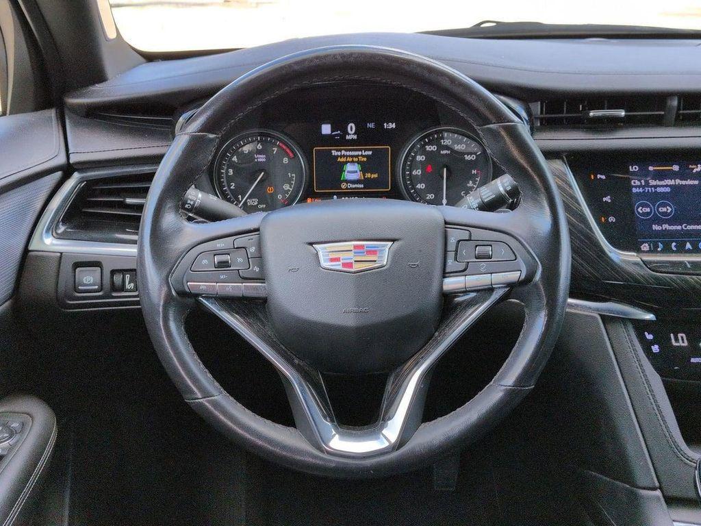 used 2023 Cadillac XT6 car, priced at $34,299