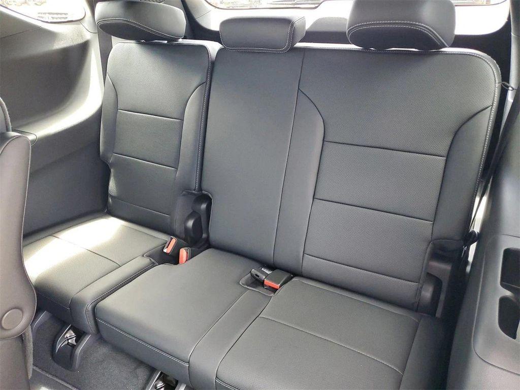 new 2026 Chevrolet Traverse car, priced at $47,765