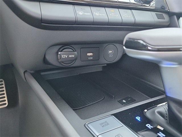 new 2025 Hyundai Elantra car, priced at $21,704