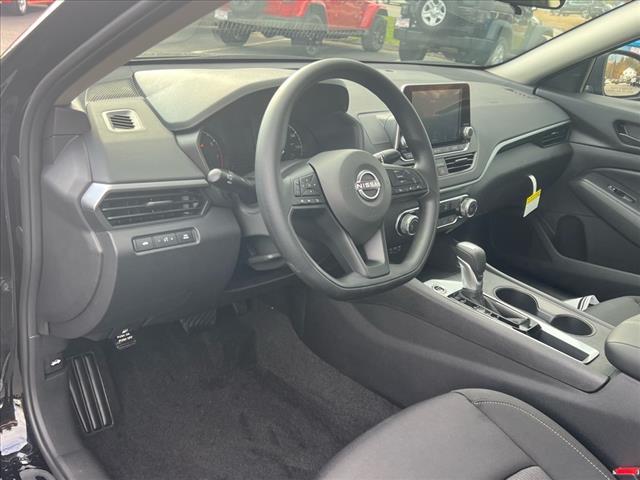 new 2025 Nissan Altima car