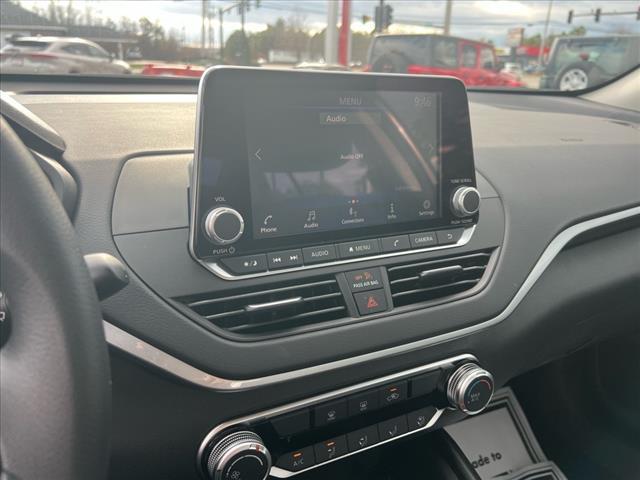 new 2025 Nissan Altima car