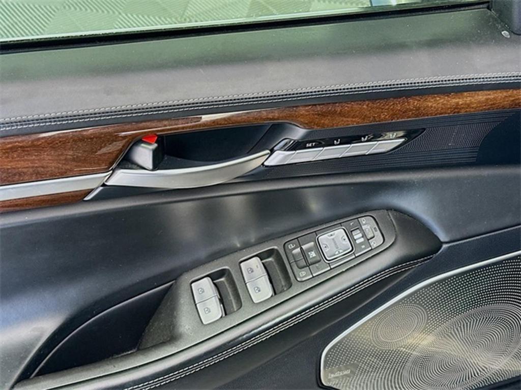 used 2018 Genesis G90 car, priced at $23,770