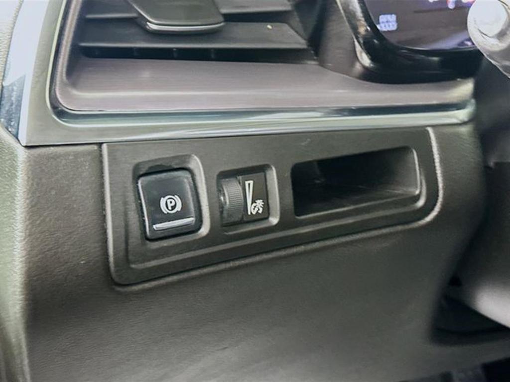 used 2017 Cadillac XT5 car, priced at $17,716