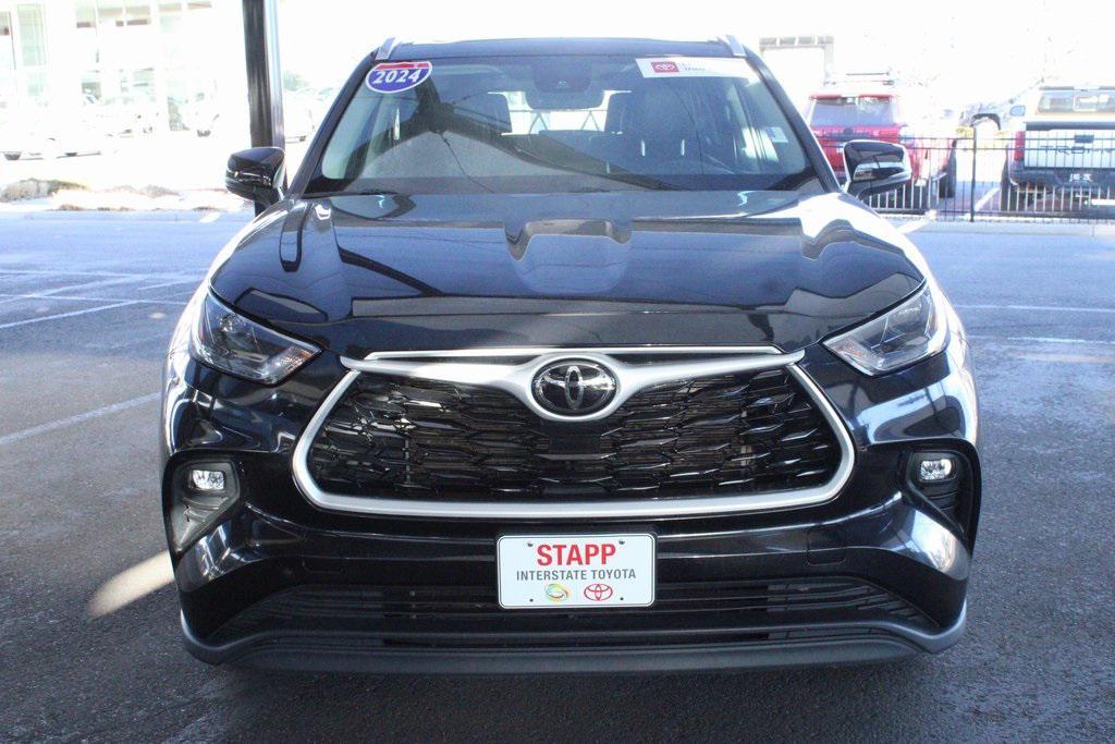 used 2024 Toyota Highlander car, priced at $39,500