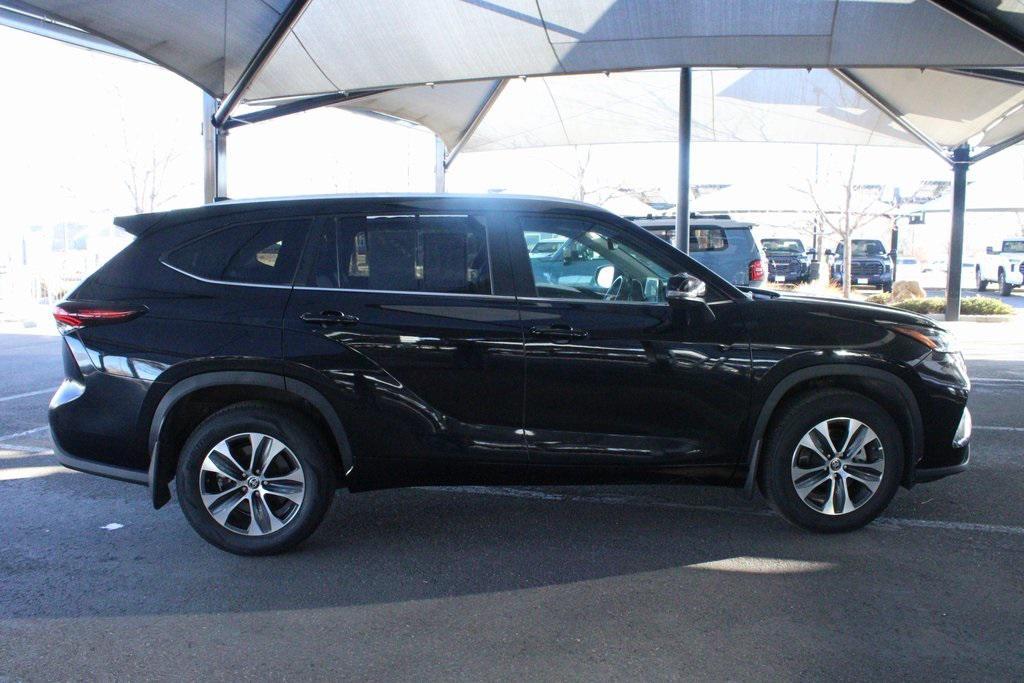 used 2024 Toyota Highlander car, priced at $39,500