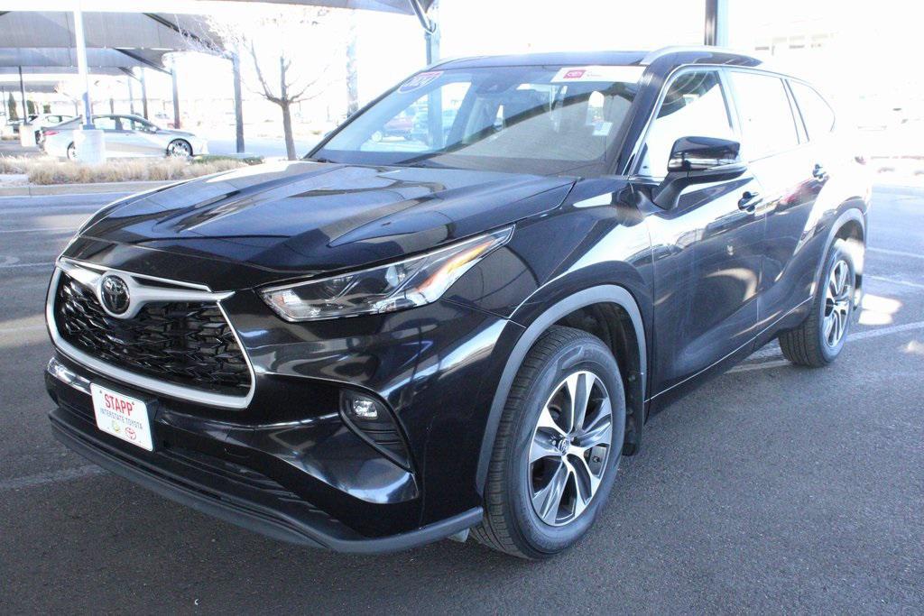 used 2024 Toyota Highlander car, priced at $39,500