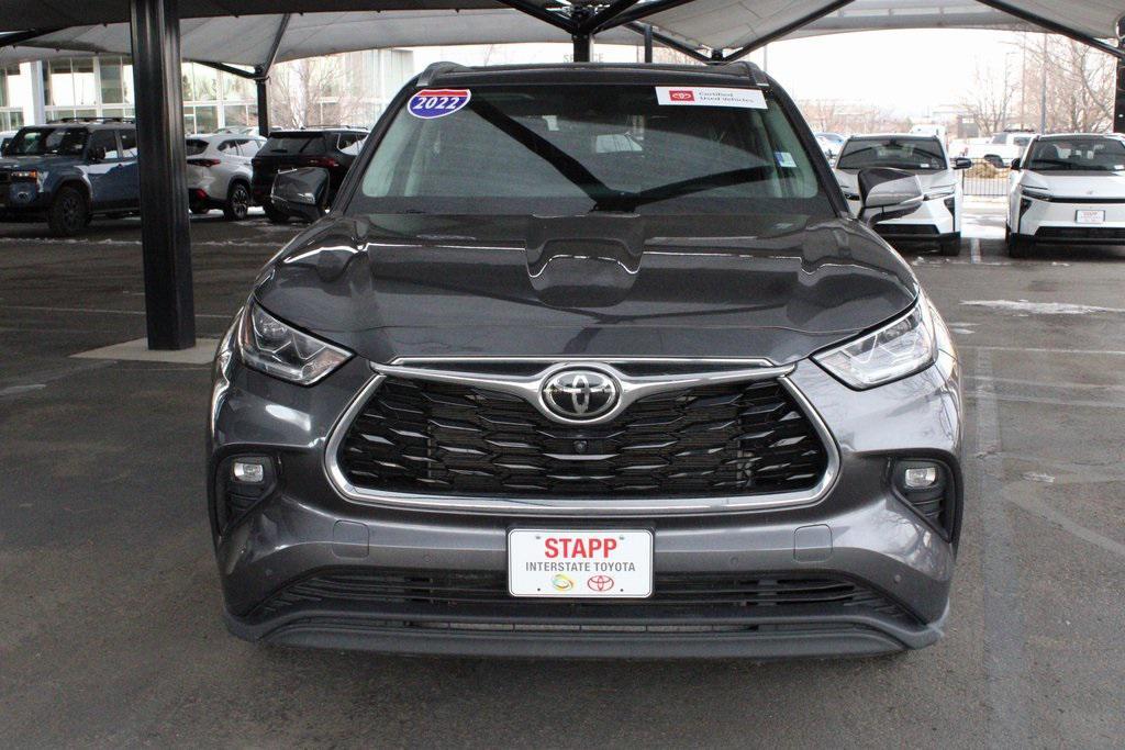 used 2022 Toyota Highlander car, priced at $39,900