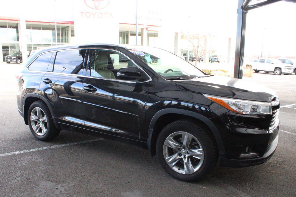 used 2015 Toyota Highlander car, priced at $18,900