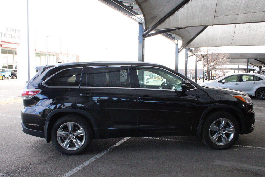 used 2015 Toyota Highlander car, priced at $18,900