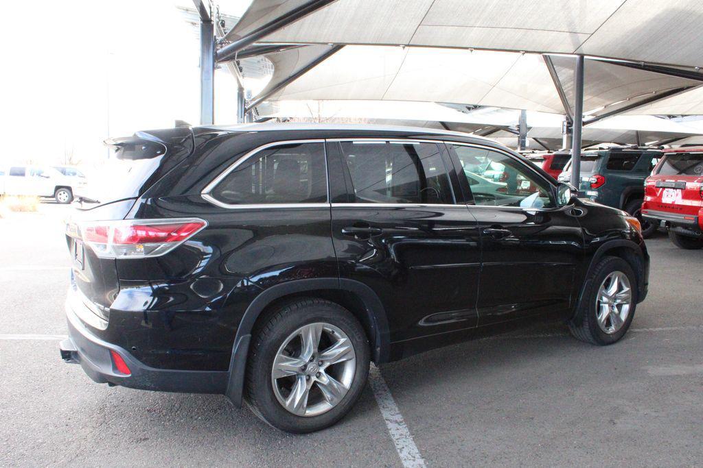 used 2015 Toyota Highlander car, priced at $18,900
