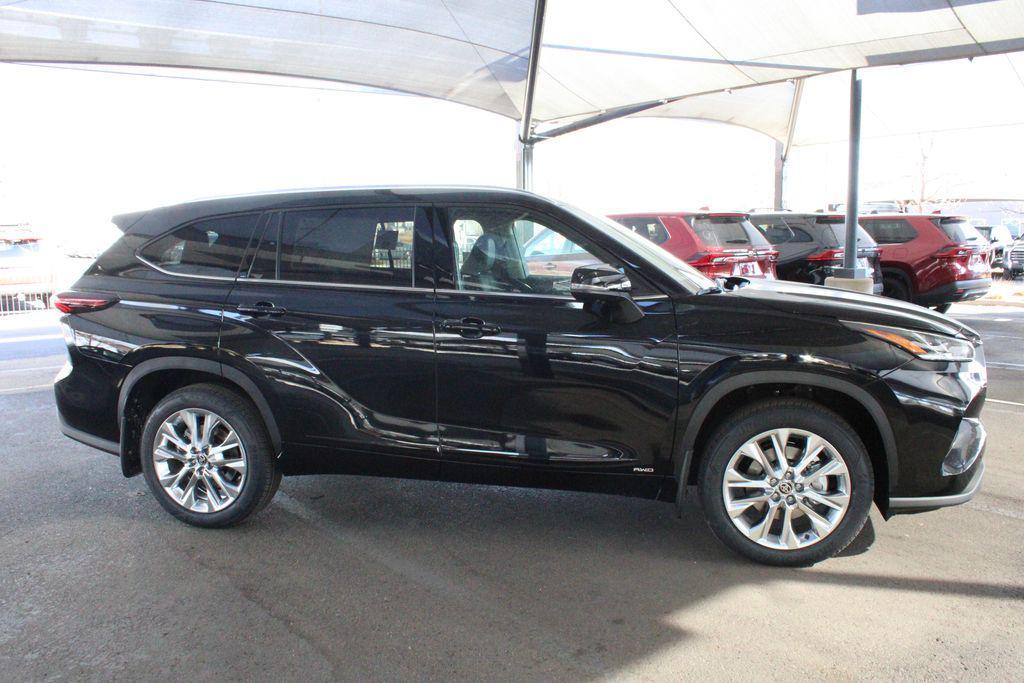 new 2026 Toyota Highlander Hybrid car, priced at $56,023