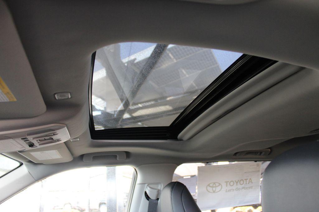 new 2026 Toyota Highlander Hybrid car, priced at $56,023