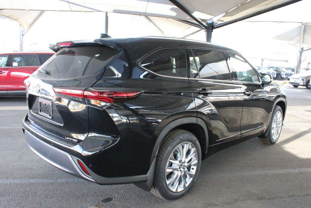 new 2026 Toyota Highlander Hybrid car, priced at $56,023