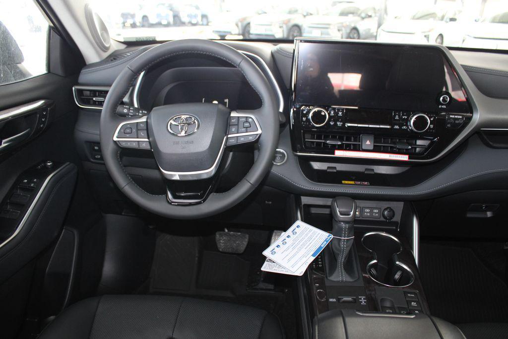 new 2026 Toyota Highlander Hybrid car, priced at $56,023