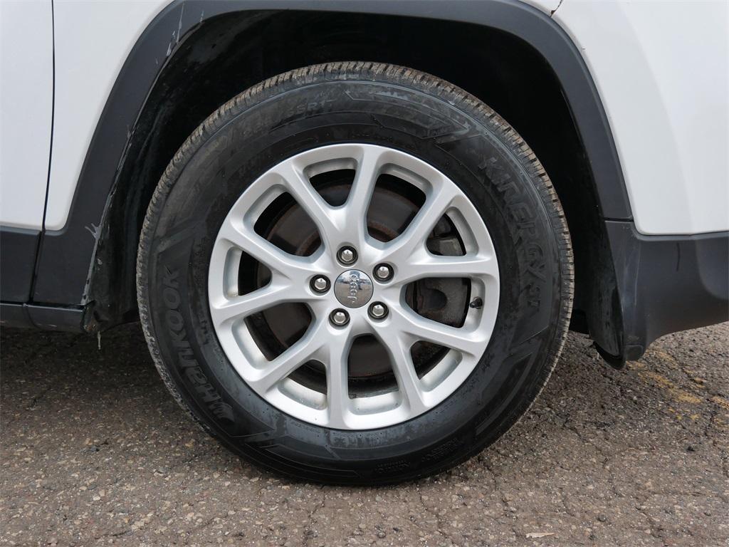 used 2015 Jeep Cherokee car, priced at $6,999