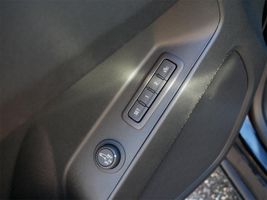 used 2021 Chevrolet Equinox car, priced at $20,999