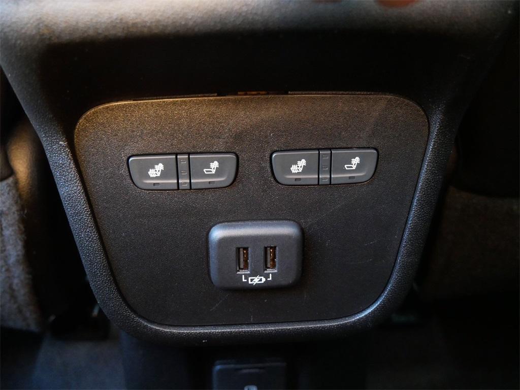 used 2021 Chevrolet Equinox car, priced at $20,999