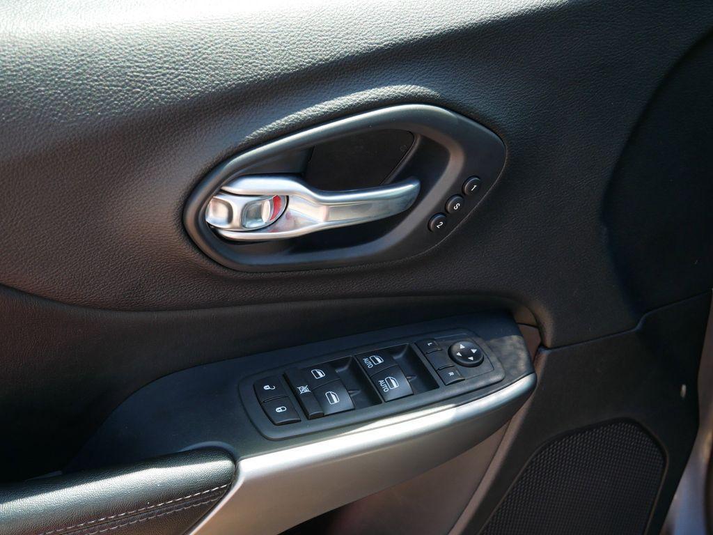 used 2020 Jeep Cherokee car, priced at $21,499