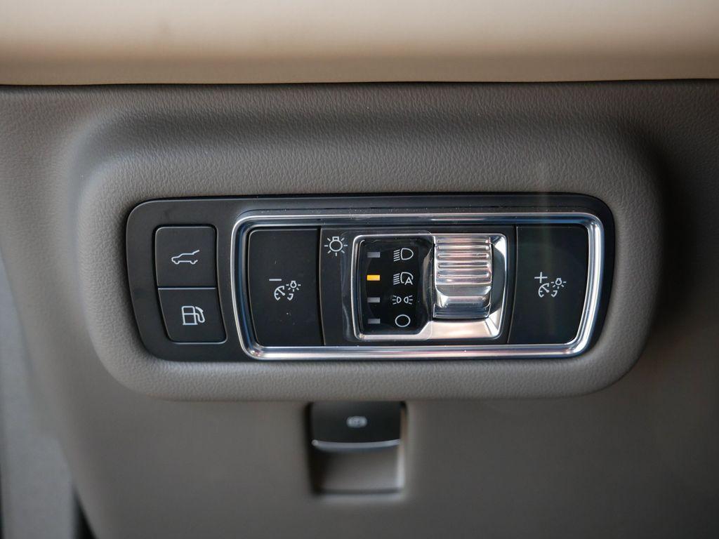 used 2024 Lincoln Nautilus car, priced at $47,999