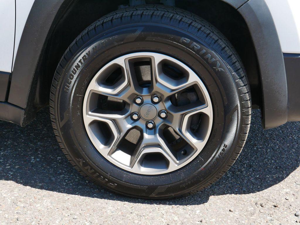 used 2020 Jeep Cherokee car, priced at $22,999