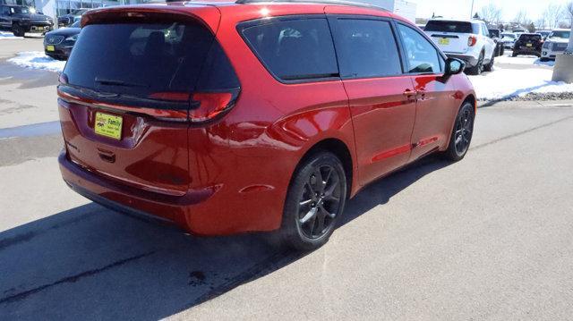 used 2025 Chrysler Pacifica car, priced at $44,995