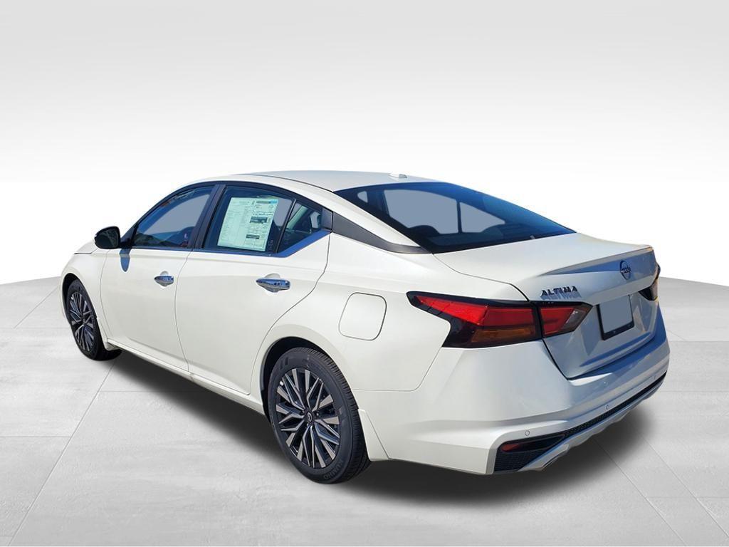 new 2025 Nissan Altima car, priced at $29,186