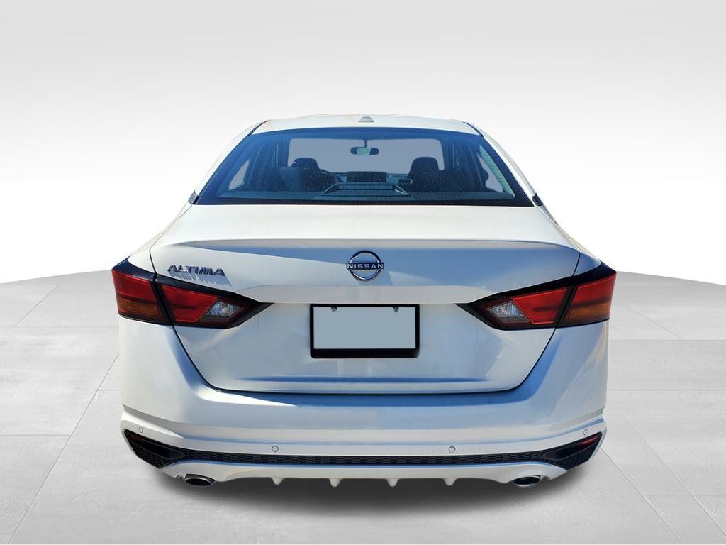 new 2025 Nissan Altima car, priced at $29,186